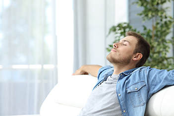 Durchatmen auf der Couch